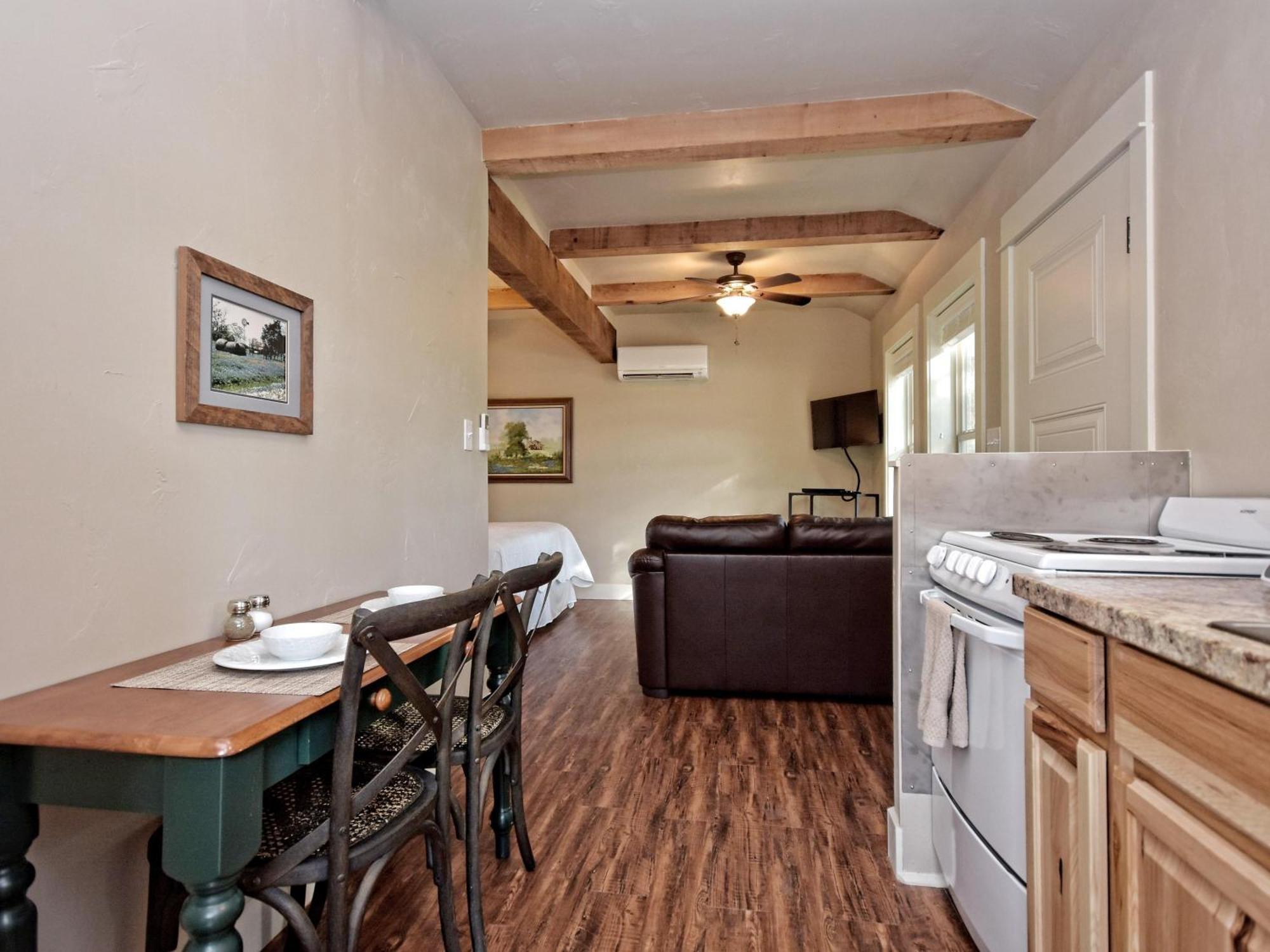 Cabins At Flite Acres - Mockingbird Cabin Wimberley Esterno foto
